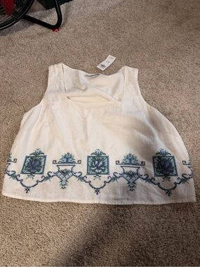 White Embroidered Sleeveless Crop Top BNWT Abercrombie